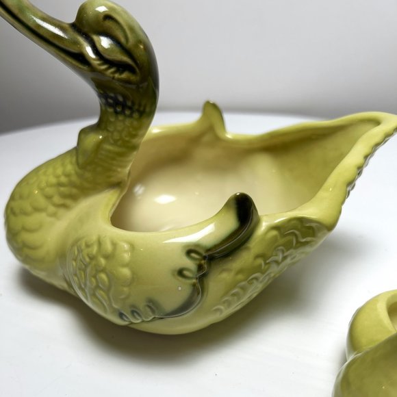 Mid Century Modern Hull Ceramic Chartreuse Green Imperial Swan Planter Bowls - Picture 3 of 8